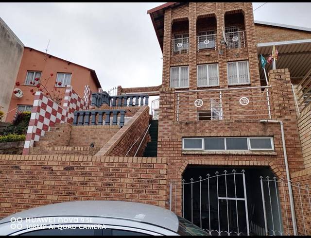 3 BEDROOM HOUSE FOR SALE IN MONTFORD